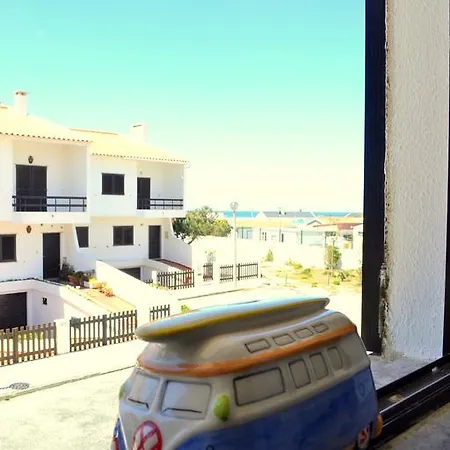 Hostel Surf House Peniche *