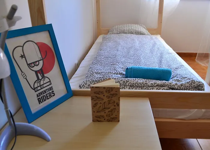 Surf House Peniche Albergue *